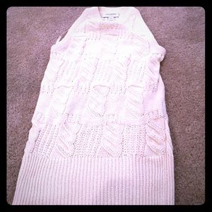 Sleeveless sweater top