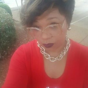 Meet your Posher, Vicky