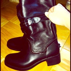 Waterproof / shearling moto boot