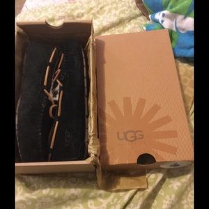 Dakota black uggs