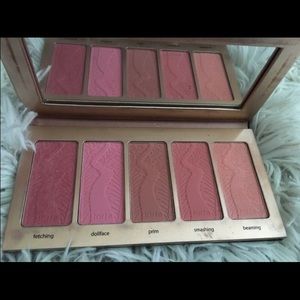 Limited edition tarte Amazonian clay blush palette