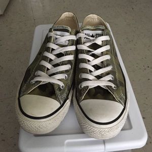 Camo Converse Men's 6 Women's 8