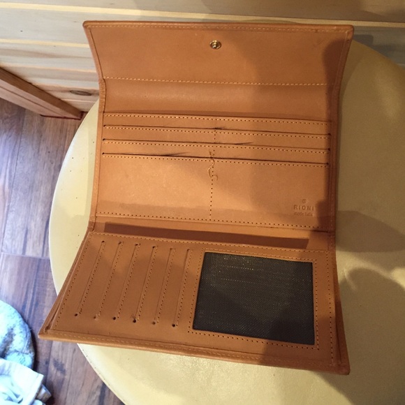 Authentic  Rioni trifold wallet. - Picture 3 of 4