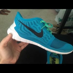 NWOB❕❕❕Brand new women's size 8.5 Nike free 5.0