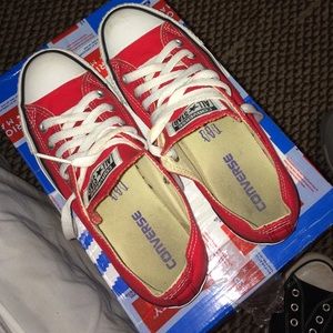 Red converse 😍