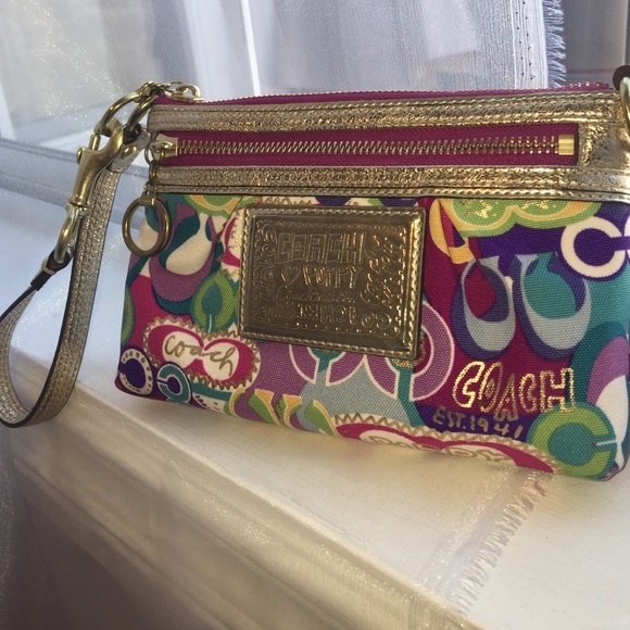 Coach poppy clutch wristlet multicolored💖💕🌼