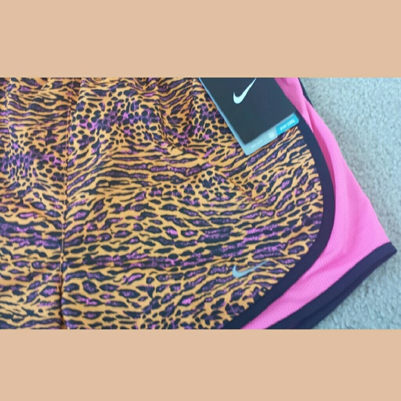 Nike Dri-Fit shorts cheetah print mesh sides - Picture 2 of 3