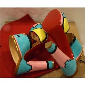 SALE! NIB RARE CHRISTIAN LOUBOUTIN  AZUNIKA HEEL 6