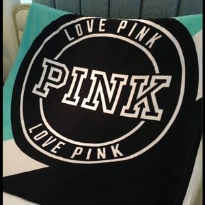 VS PINK BLANKET