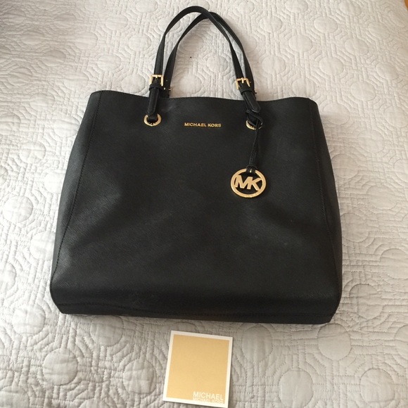 Black Michael Kors bag NWOT. - Picture 1 of 4