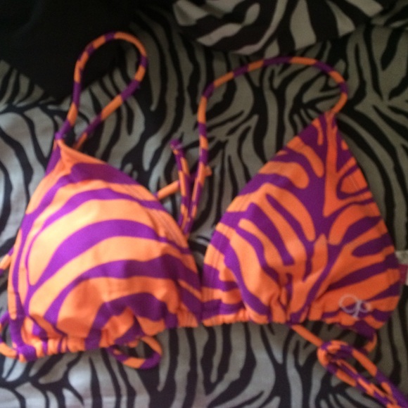 Swim suite - Picture 3 of 3