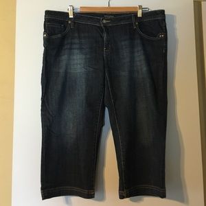 Stretch modern fit capris size 16