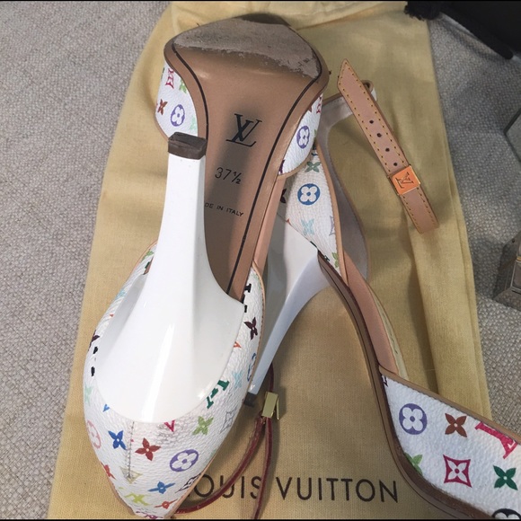Louis Vuitton⚜Limited Edition White Monogram Pumps - Picture 4 of 4