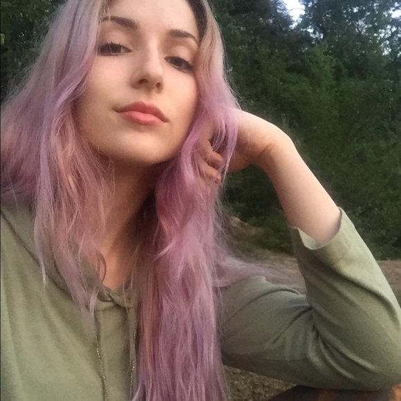 Meet your Posher, Victoria - Picture 2 of 4