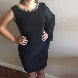 Semi Formal One Sleeve small