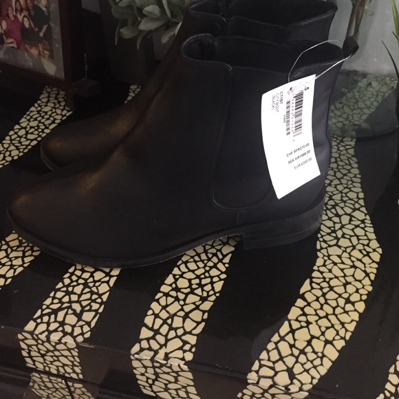 Ankle boots - Picture 2 of 4