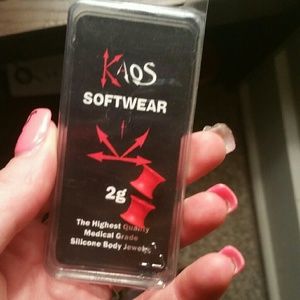 Size 2 silicone tunnels, never been worn/opened.