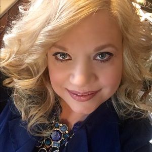 Meet your Posher, Carla