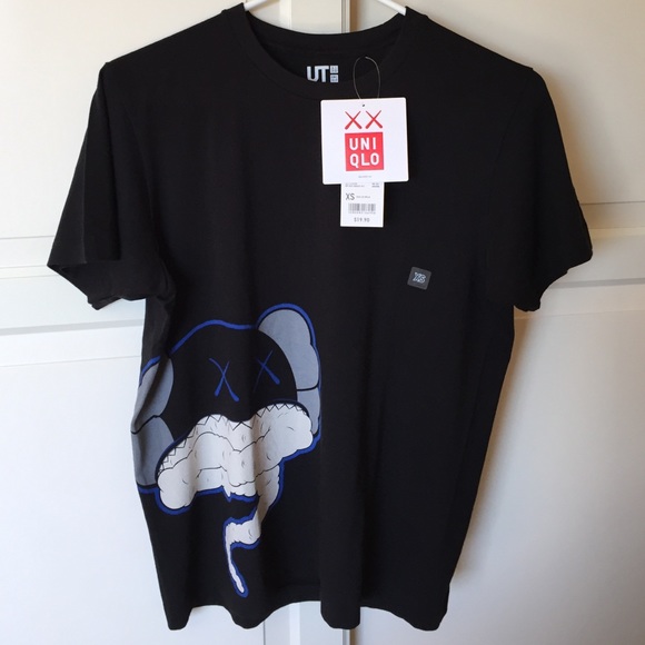 UNIQLO Tops - Uniqlo KAWS collaboration Graphic TEE