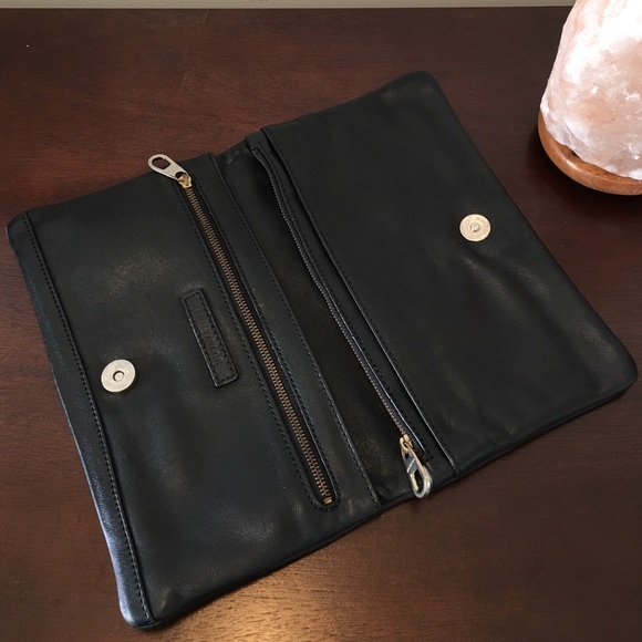 Genuine leather envelope clutch from Ann Taylor - Picture 2 of 4