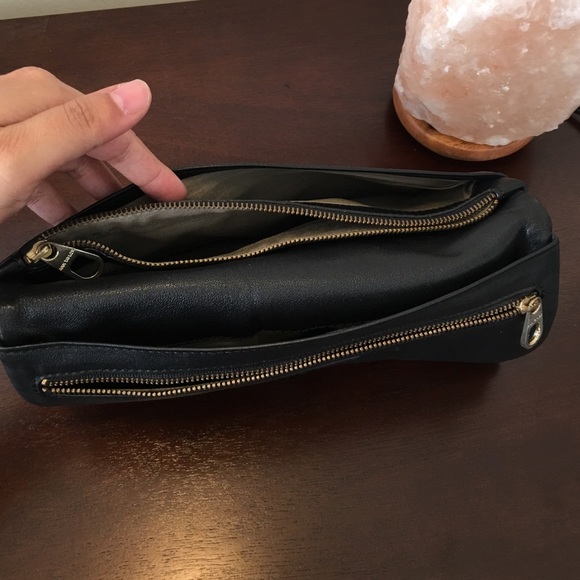 Genuine leather envelope clutch from Ann Taylor - Picture 4 of 4