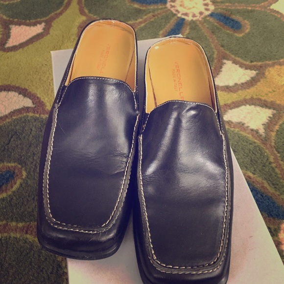 Never worn flat Italian mules