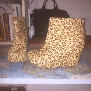 Jeffery Campbell pixie booty