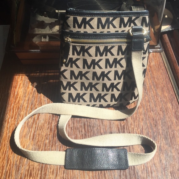 Michael Kors MK Signature Jacquard Crossbody
