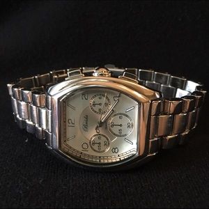 Silver-tone Hamilton style fashion watch - EUC