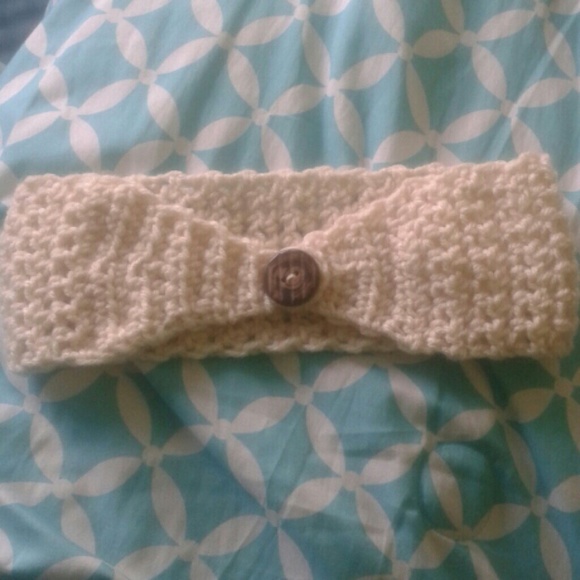 Home made crochet headband/ear warmer - Picture 1 of 3
