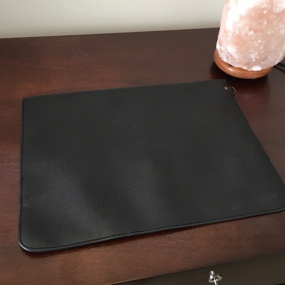 Faux leather color block envelope clutch - Picture 3 of 4