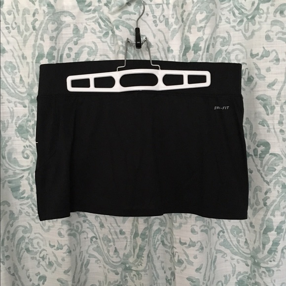 NWOT Nike Dri fit tennis skort