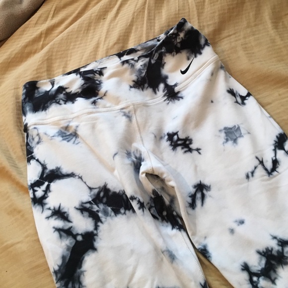 Nike tie-dye workout leggings