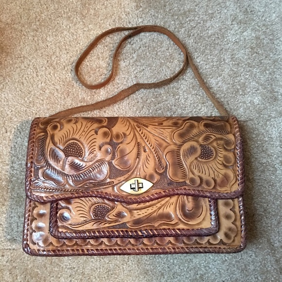 Antique Tooled Purse ✨
