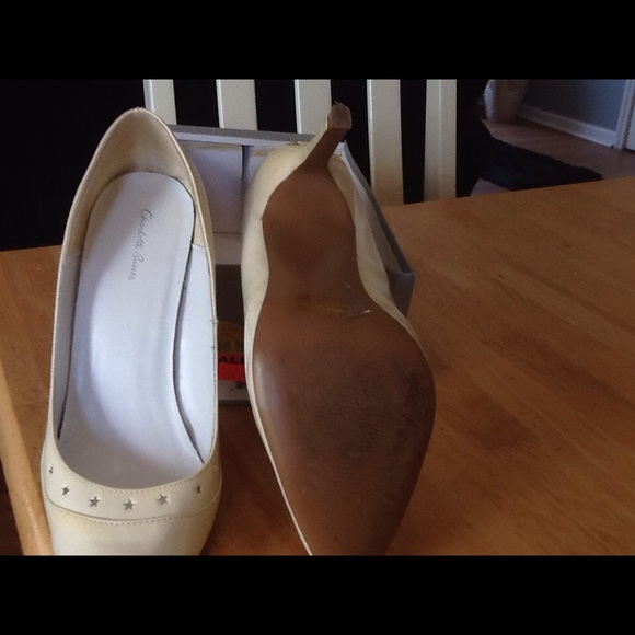 Ladies Shoes - Picture 2 of 3