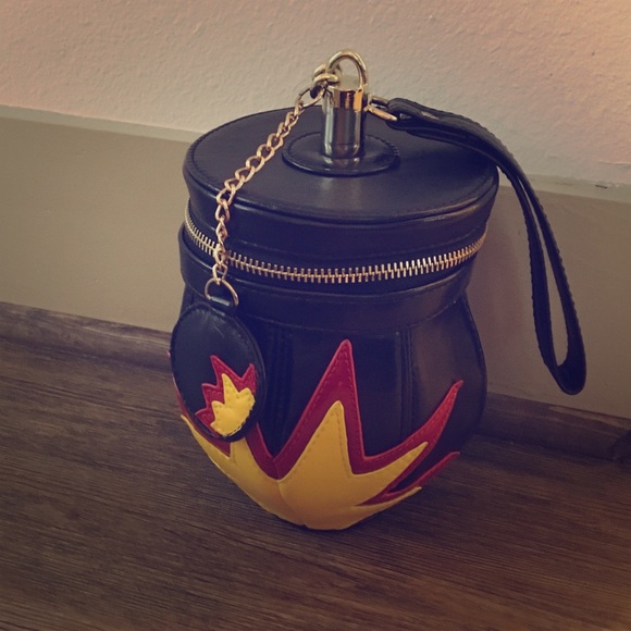 A Purse That Is Shaped To Look Like A Bomb💣🔥