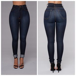 ✨HIGH WAISTED JEANS✨😍