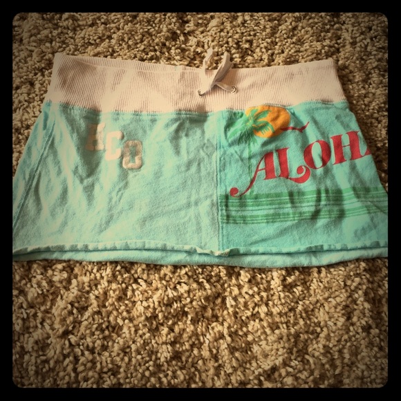 Hollister mini skirt