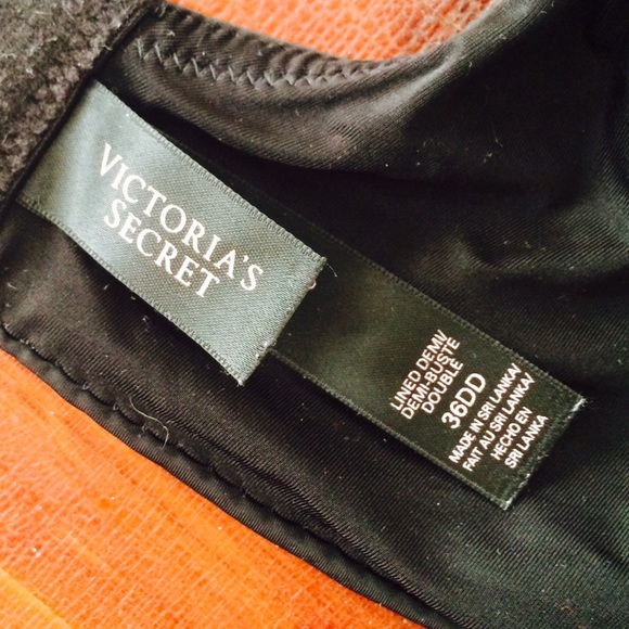 Simple Black Bra - Picture 3 of 3