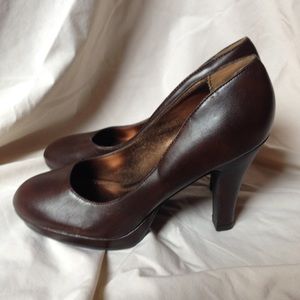 Unlisted by Kenneth Cole Brown Heels 7.5