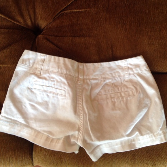 White shorty shorts - Picture 2 of 3