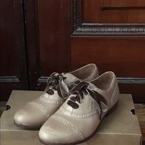 Tan dress up shoes