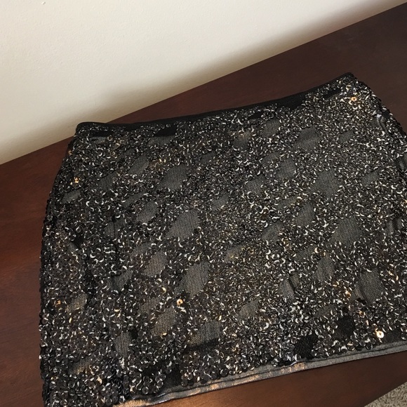 Silver sequin party mini skirt from Express - Picture 2 of 4