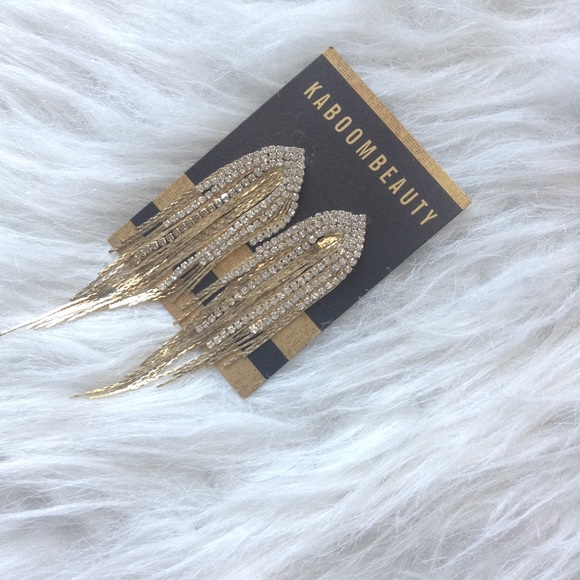 Jewelry - ✨Glamours Vintage Earrings✨