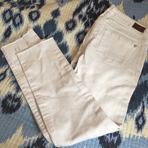 Bullhead white denim skinny jeans with raw hem