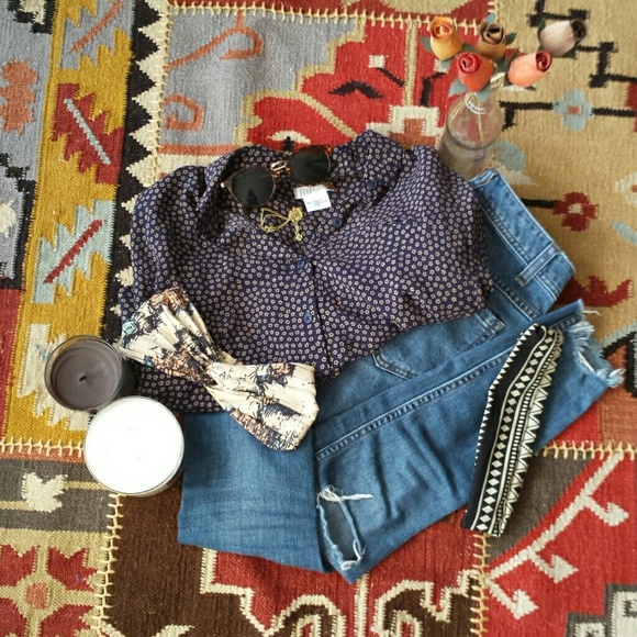 RESERVED! Urban outfitters! +2 extra!