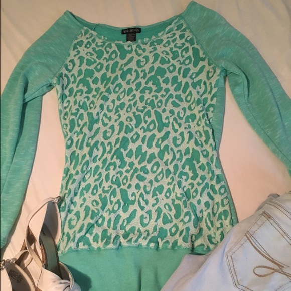 Miss Chevious sweater - Picture 3 of 3