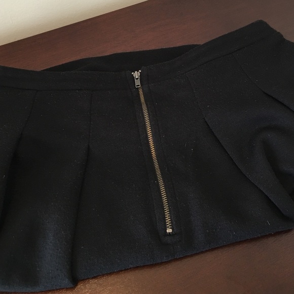 Flirty pleated black A-line skirt from Nordstrom - Picture 2 of 3