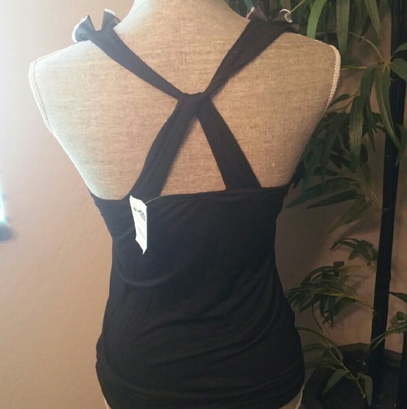 Cute Ruffle Top - Picture 2 of 3