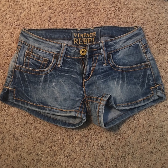 Vintage rebel denim short shorts